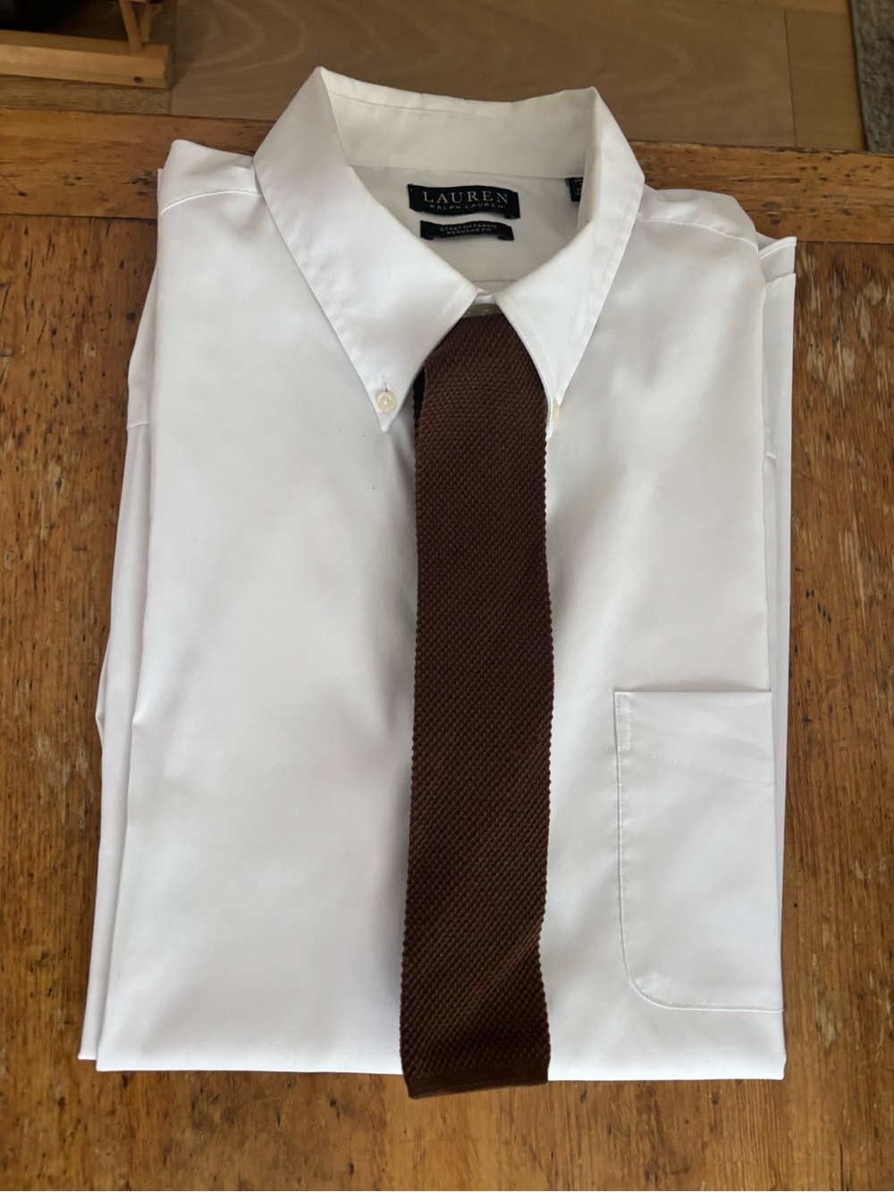 Men’s Knitted Neck-tie. Color: Brown. Excellent vintage condition.